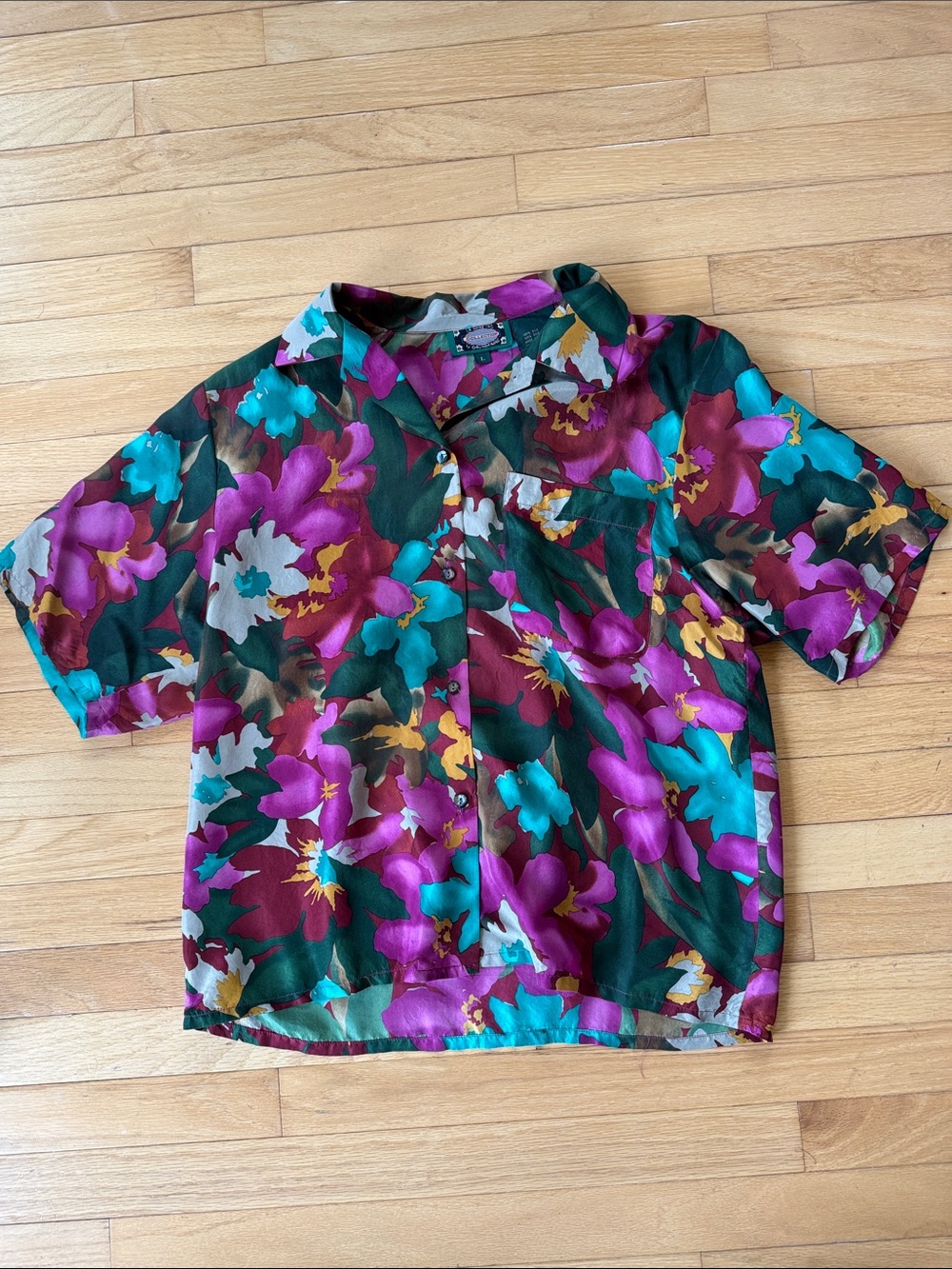 Vintage la chine inc collection by Galinda Wang 100% silk floral button down - L